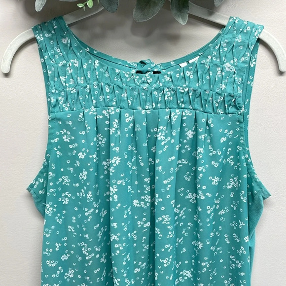 Elle Sleeveless Floral Blouse Back Keyhole Opening with Tie M - Picture 2 of 15